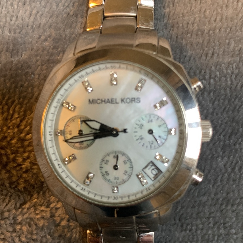 Michale Kors watch - Picture 2 of 6